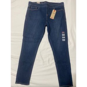 NEW Levis Slimming Pull On Jean Leggings - Plus